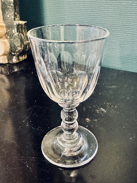 9 verres à vin blanc cristal19ème