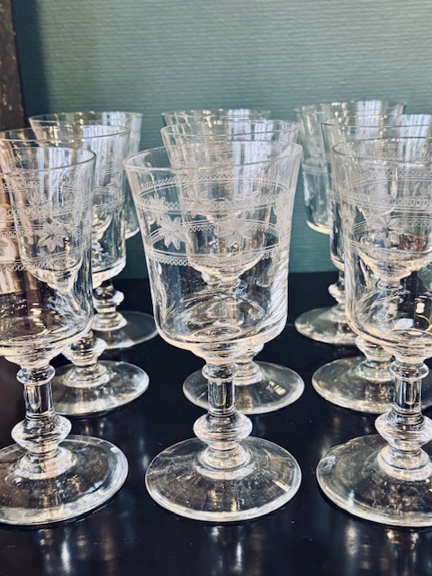 9 verresà vin gravé fin 19ème