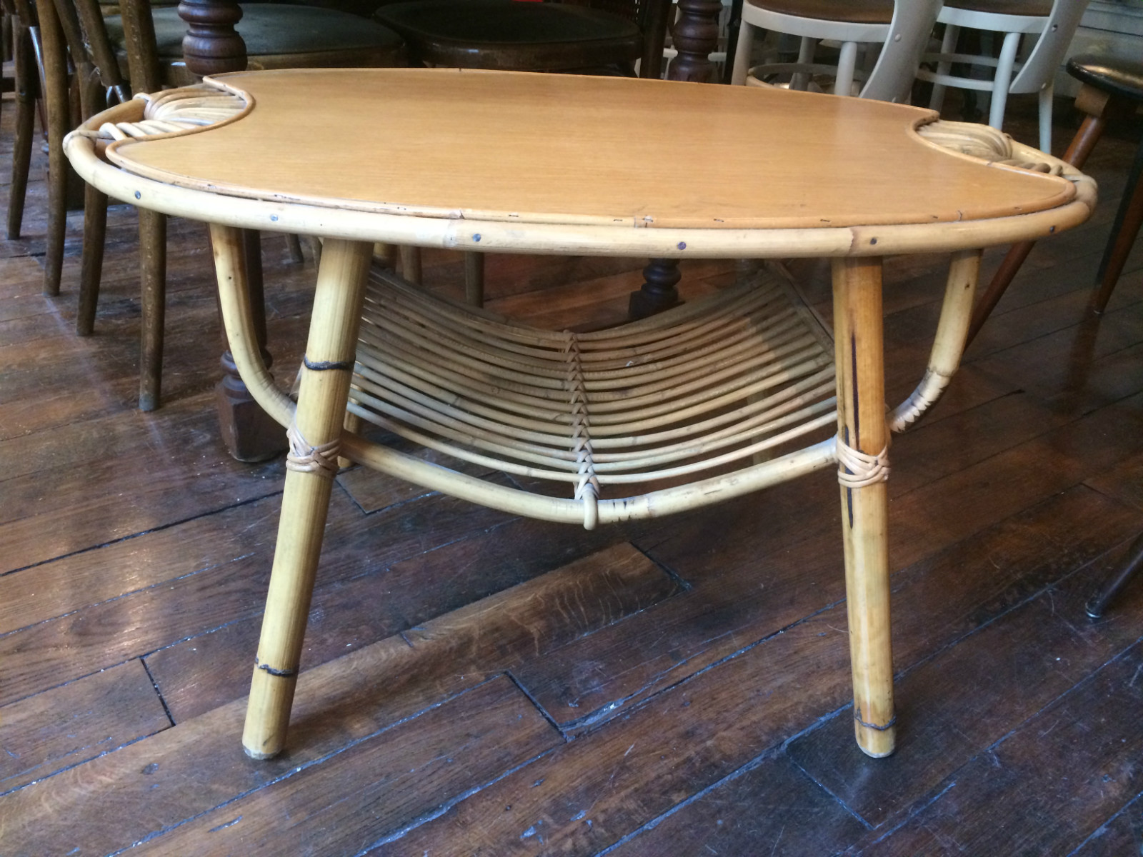 Table en rotin et bambou vintage