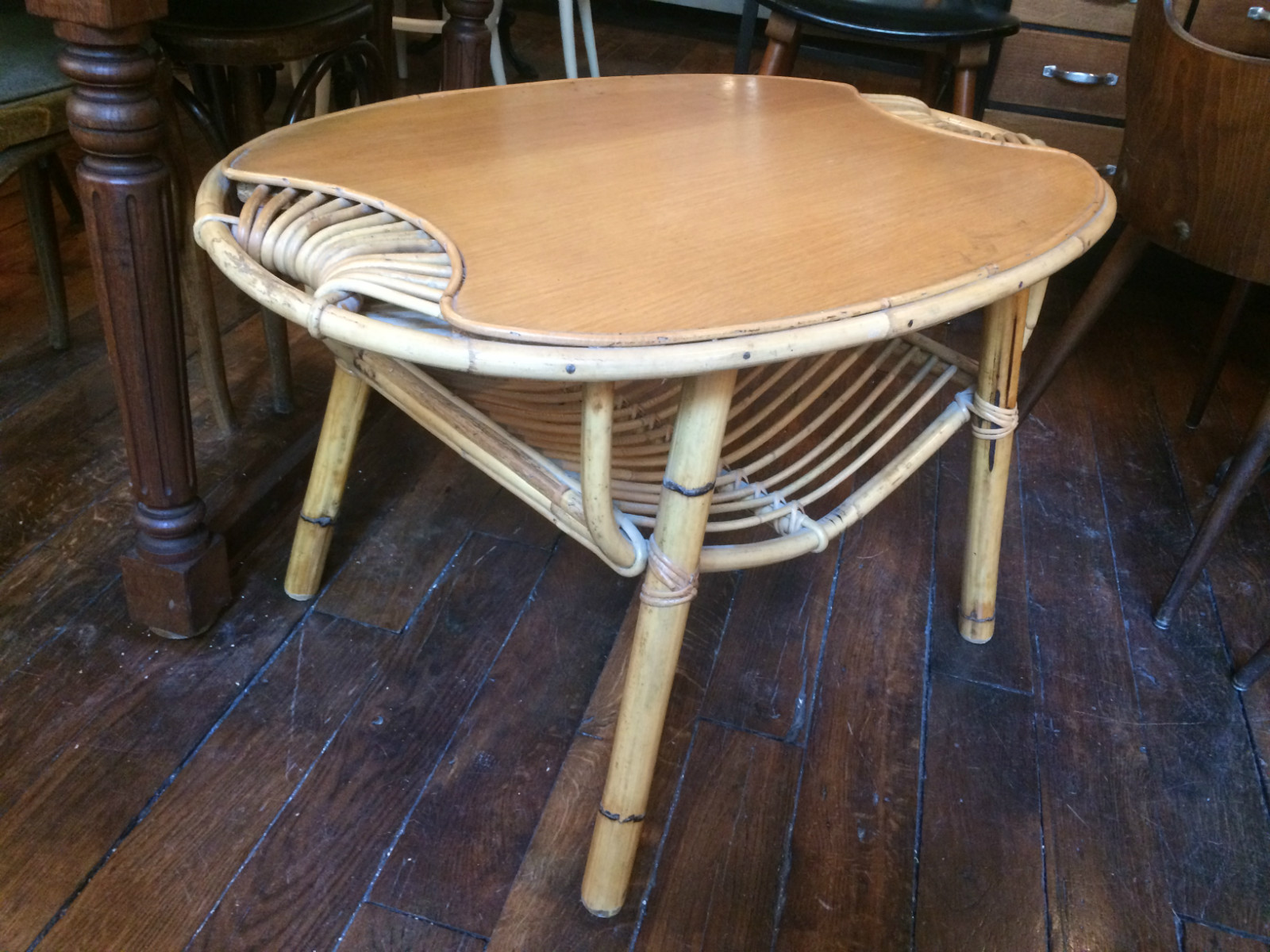 Table en rotin et bambou vintage