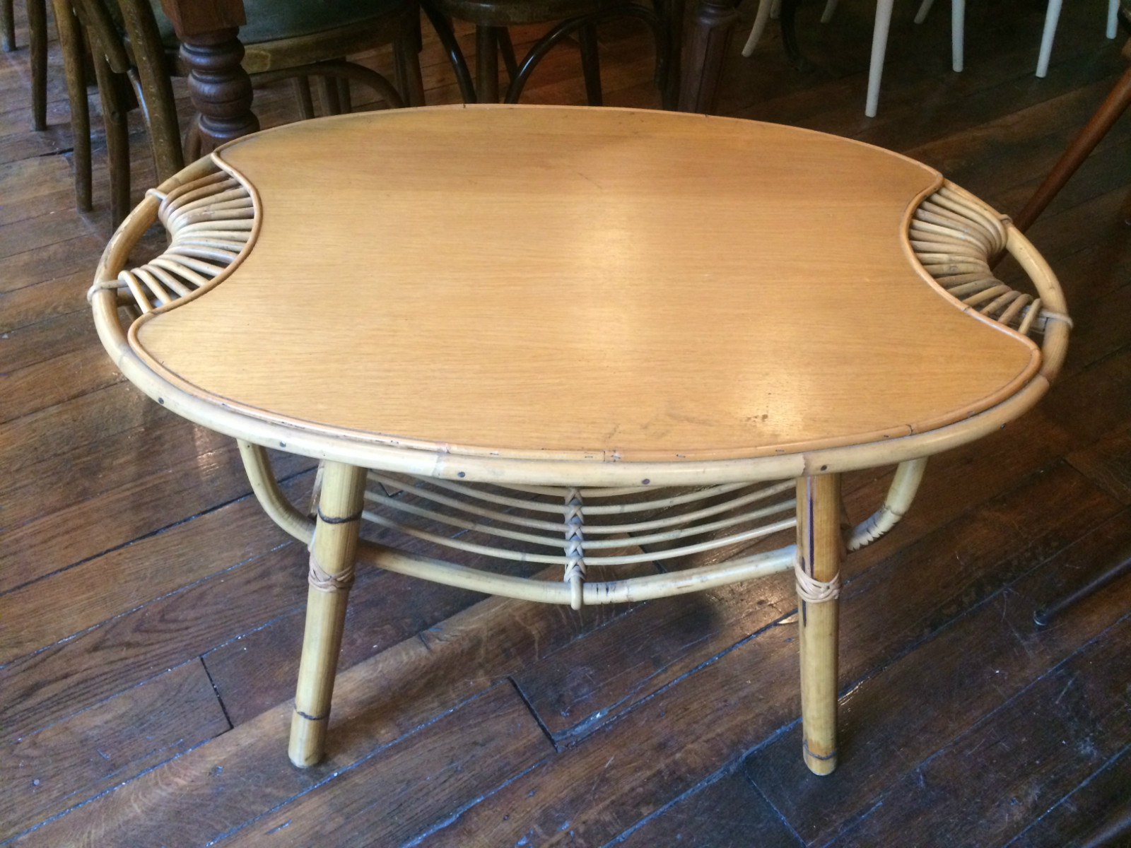 Table en rotin et bambou vintage