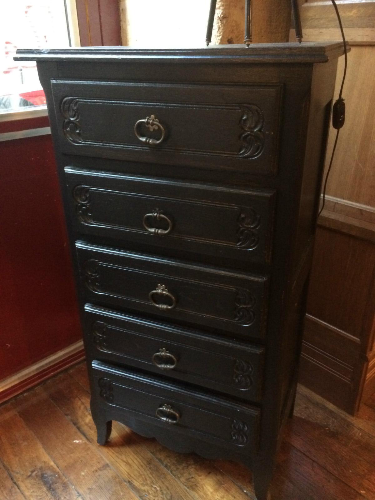 Meuble bonnetière en bois peint