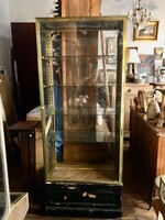 Ancienne vitrine de magasin en laiton sur socle 