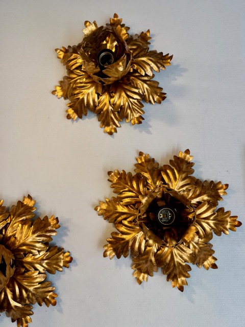 Appliques fleurs en métal doré vintage