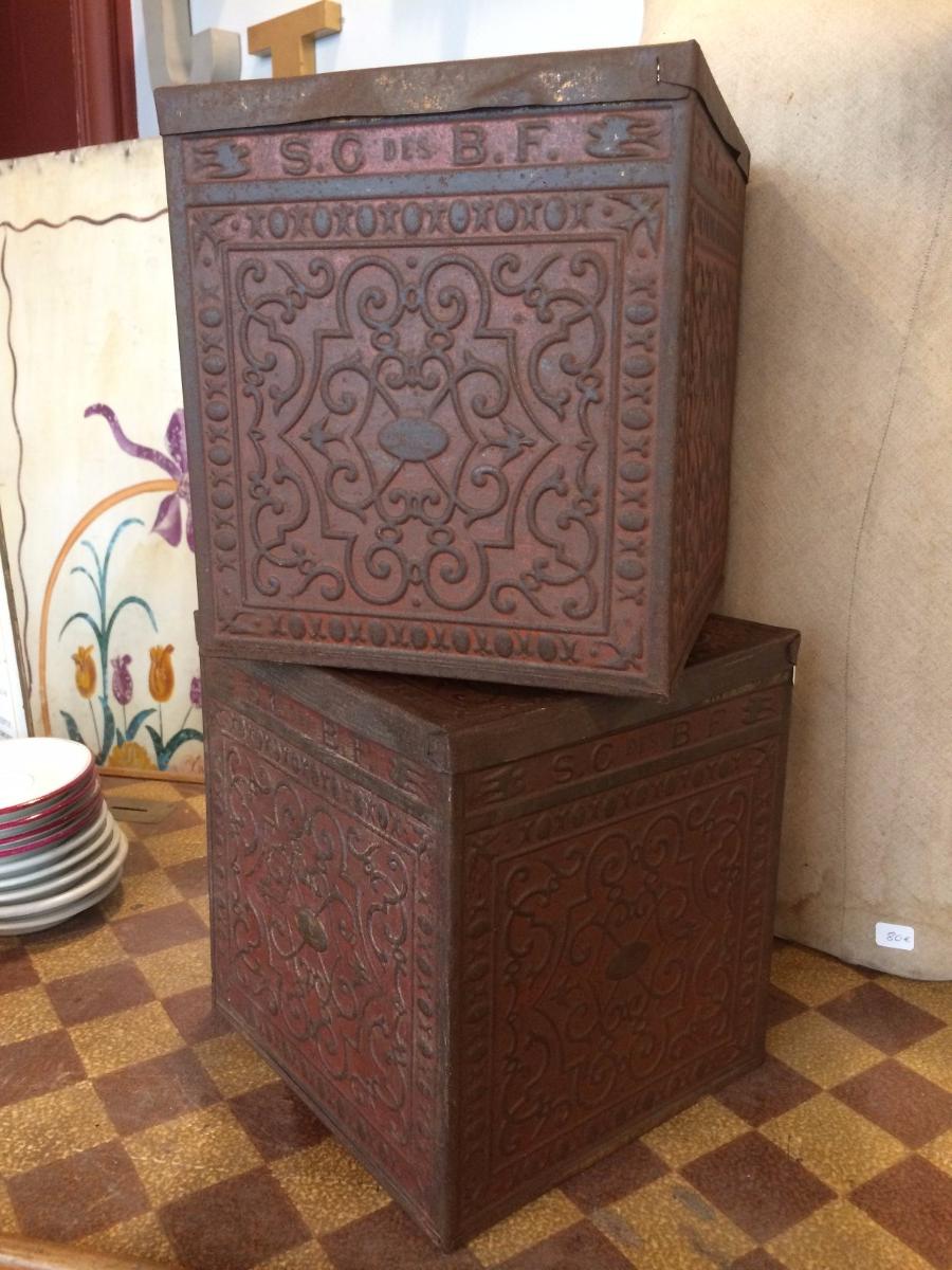 Boites à biscuit en fer 