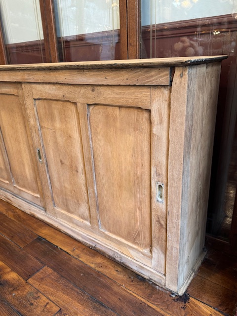 Buffet console en chêne à portes coulissantes