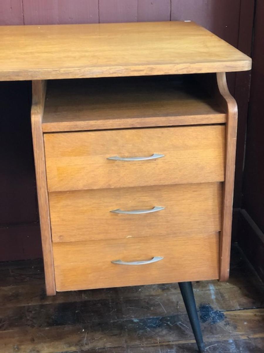 Bureau et sa chaise Baumann à pied compas 