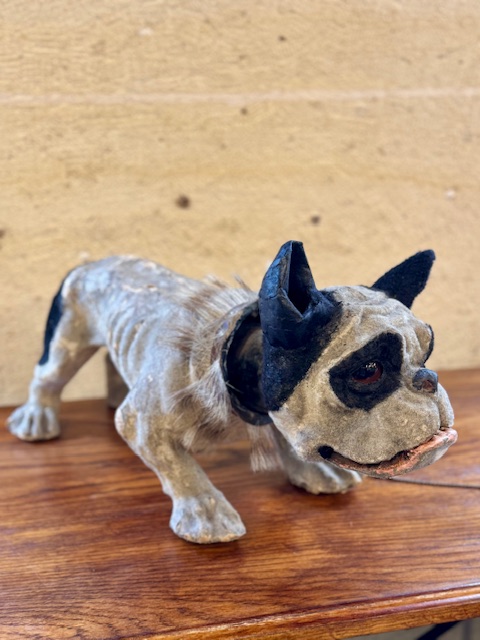 Chien bouledogue aboyant papier maché 19ème