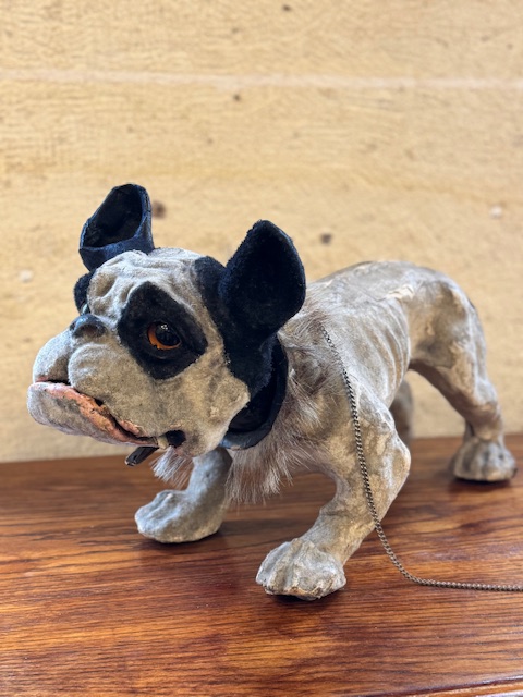 Chien bouledogue aboyant papier maché 19ème