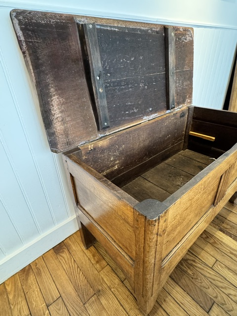 Coffre ancien en chêne 