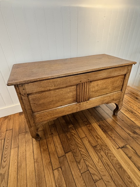 Coffre ancien en chêne 