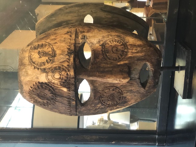 Grand masque de papouasie en bois de timor