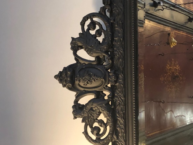 Grand miroir biseauté cadre bois sculpté