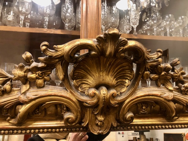 Grand miroir de cheminée en bois doré 
