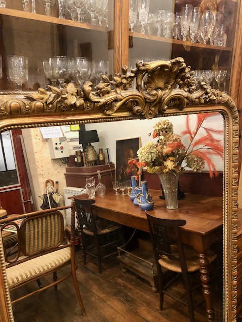 Grand miroir de cheminée en bois doré 