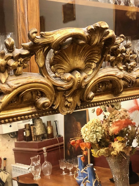 Grand miroir de cheminée en bois doré 