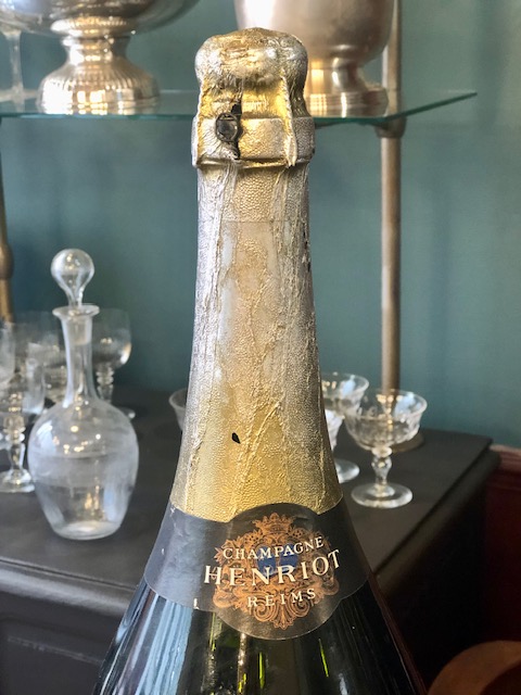 Grande bouteille de champagne factice publicitaire