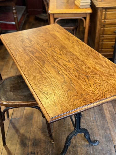 Grande table de bistrot ancienne