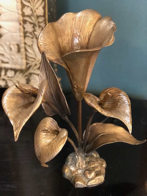 Lampe à poser fleurs arôme en bronze
