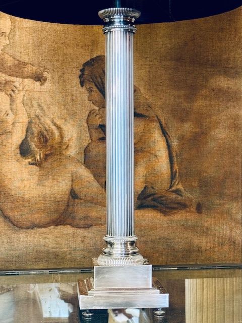 Lampe de table colonne néoclassique 