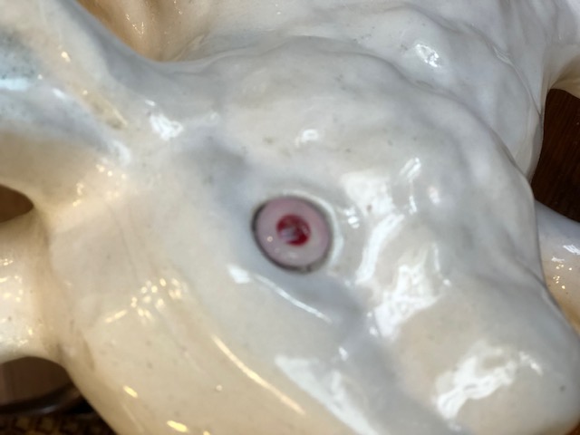 Lapin en céramique et yeux de verres
