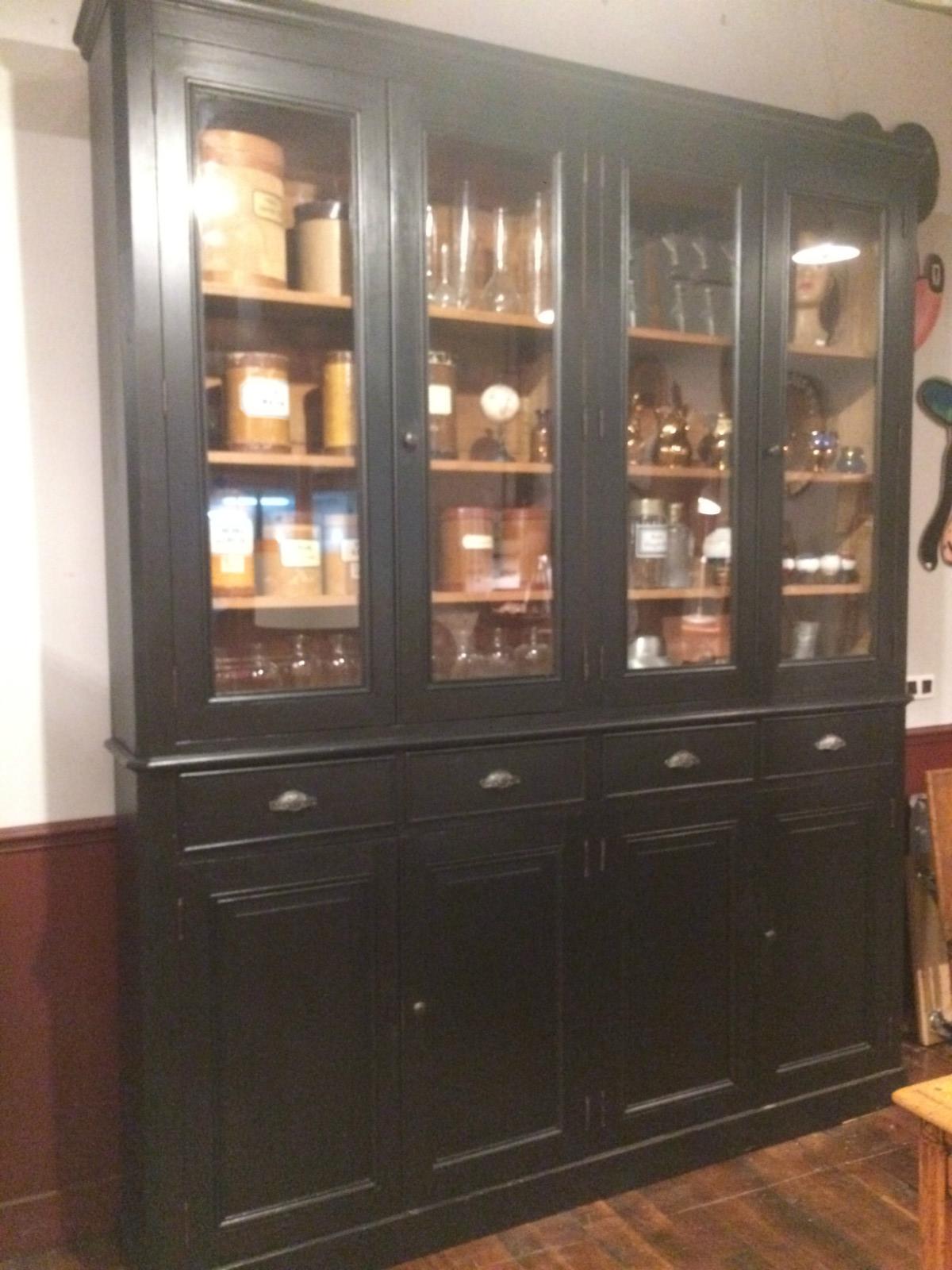 Meuble bibliothèque de pharmacie en bois peint 