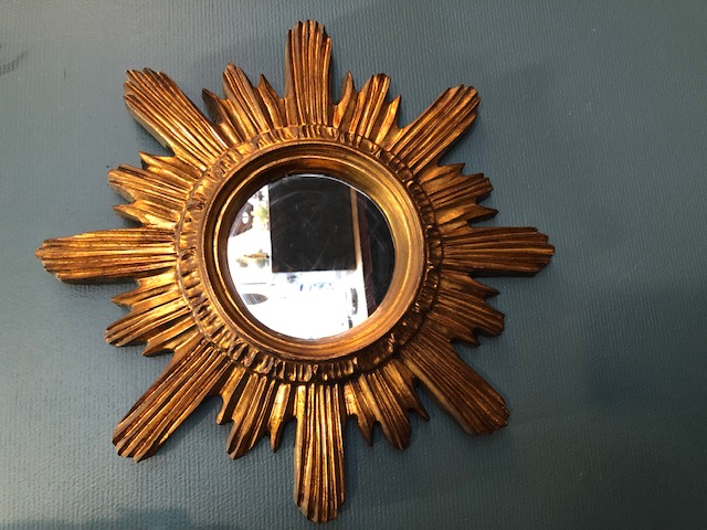 Miroir soleil en résine vintage