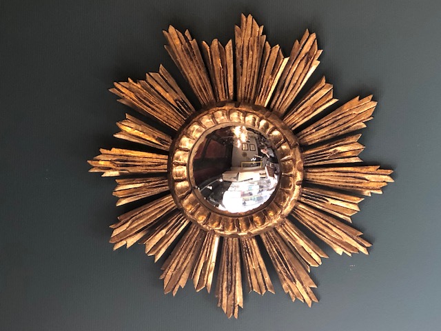 Miroir sorcière en bois doré