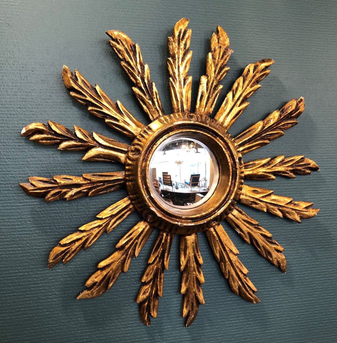 Miroir sorcière soleil en bois dore