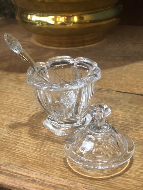 Moutardier et sa cuillère cistal
