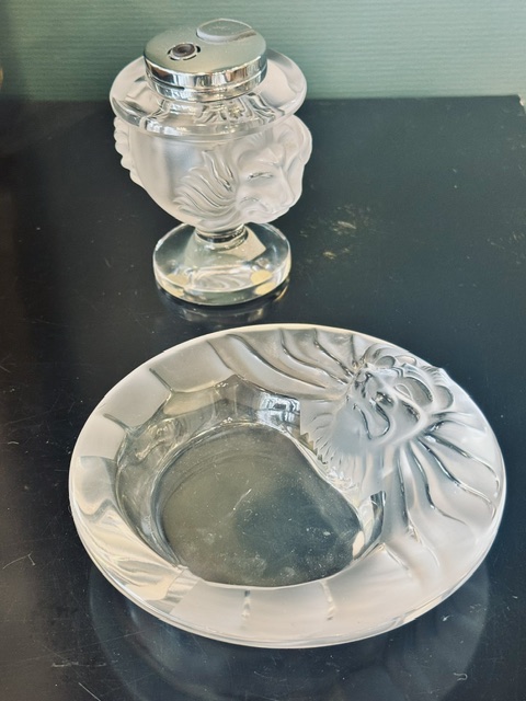 Necessaire de fumeur en cristal signé Lalique