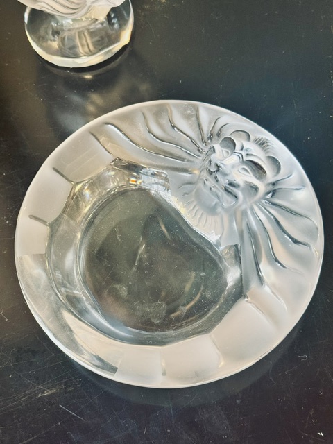Necessaire de fumeur en cristal signé Lalique
