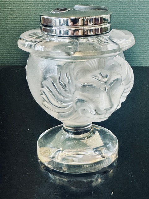 Necessaire de fumeur en cristal signé Lalique