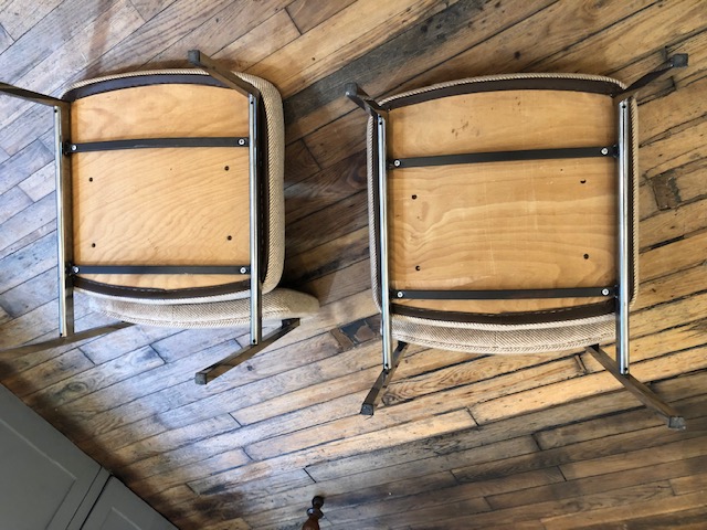 Paire de chauffeuses design 70's 