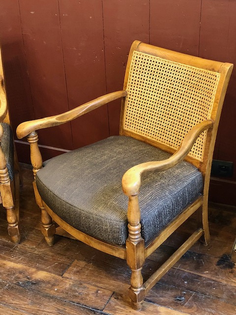 Paire de fauteuil cannage