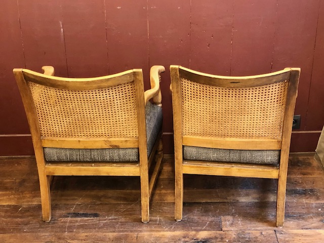 Paire de fauteuil cannage