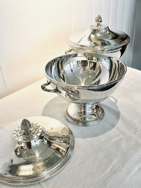 Paire de soupières métal argenté