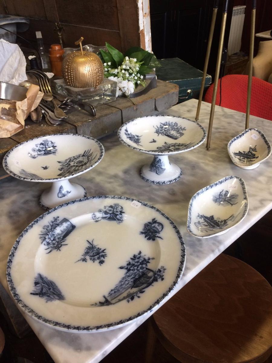 Plats de service en faience bleu 