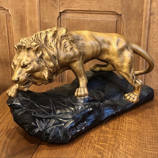 Sculpture lion en platre L.Samson