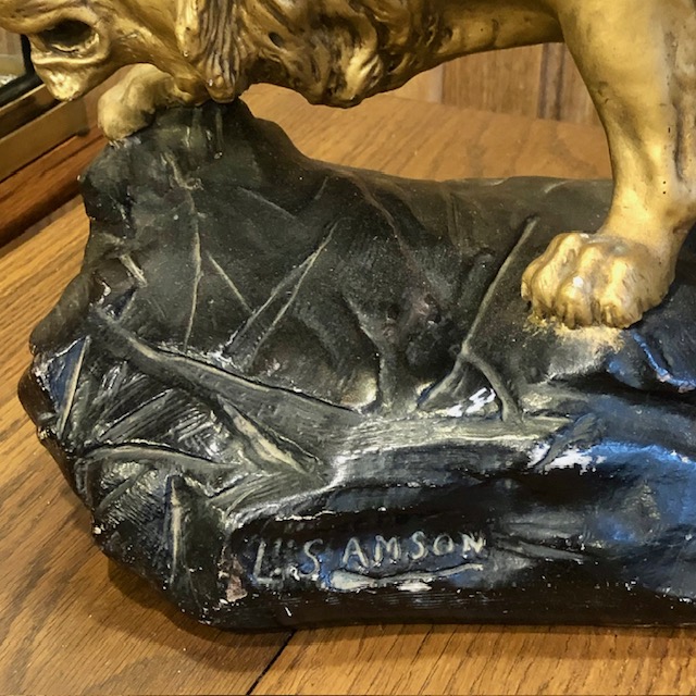 Sculpture lion en platre L.Samson