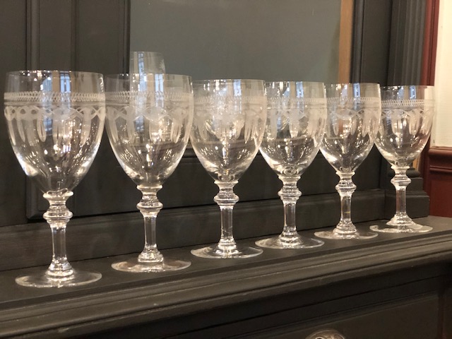 Service de 18 verres en cristal Baccarat à ressauts et noeuds vers 1900