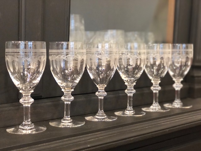 Service de 18 verres en cristal Baccarat à ressauts et noeuds vers 1900