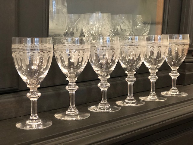 Service de 18 verres en cristal Baccarat à ressauts et noeuds vers 1900