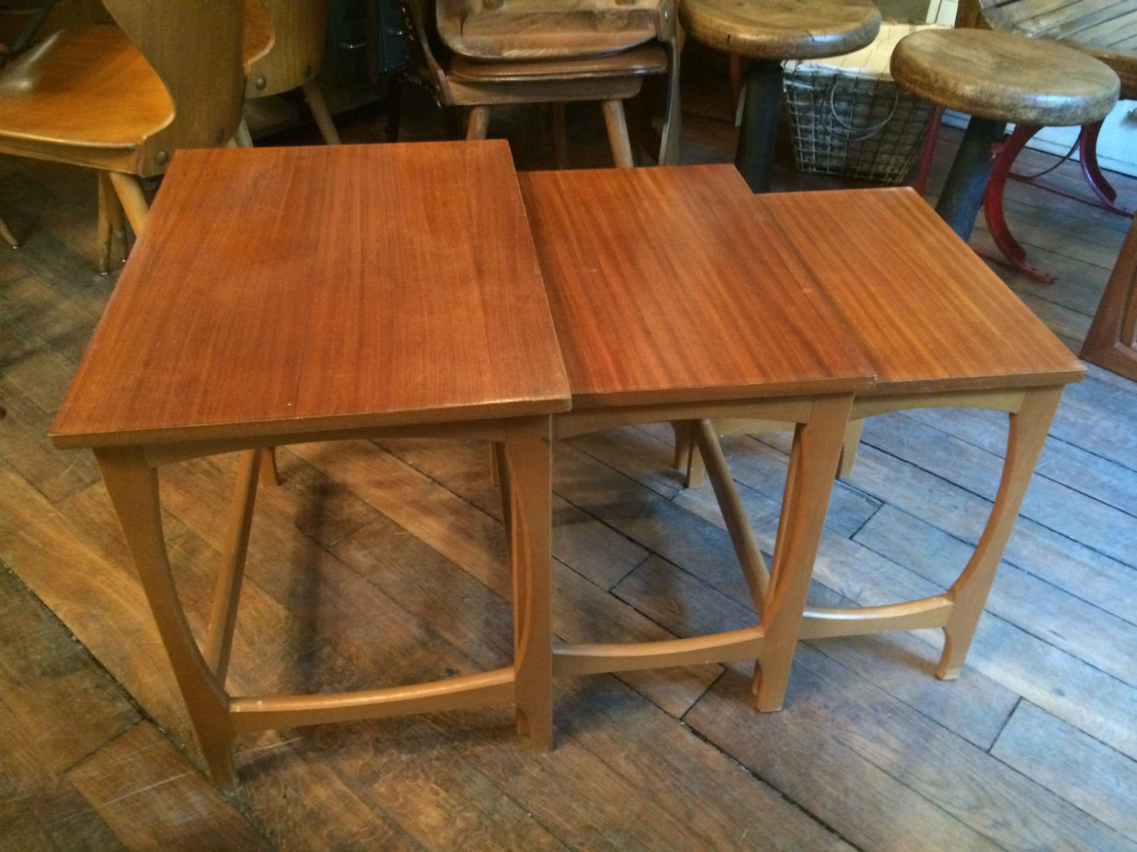 Set de 3 tables gigogne année 60