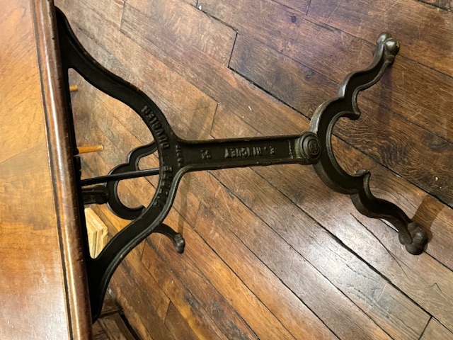 Table de bistrot ancienne Pierre Ouvrier