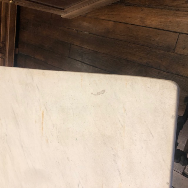Table de bistrot en marbre 
