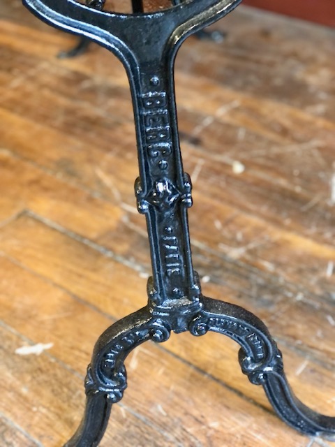 Table de bistrot longue en chêne