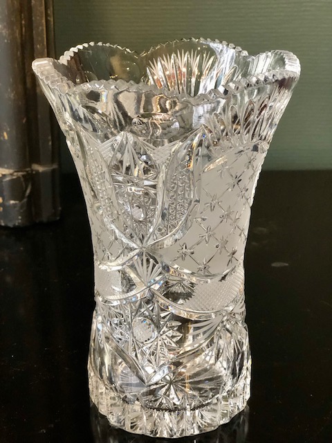 Vase vintage en cristal ciselé