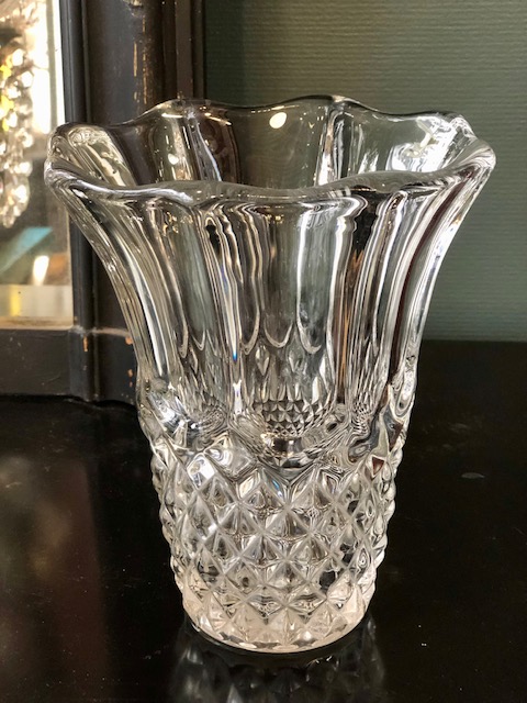Vase vintage en verre ciselé