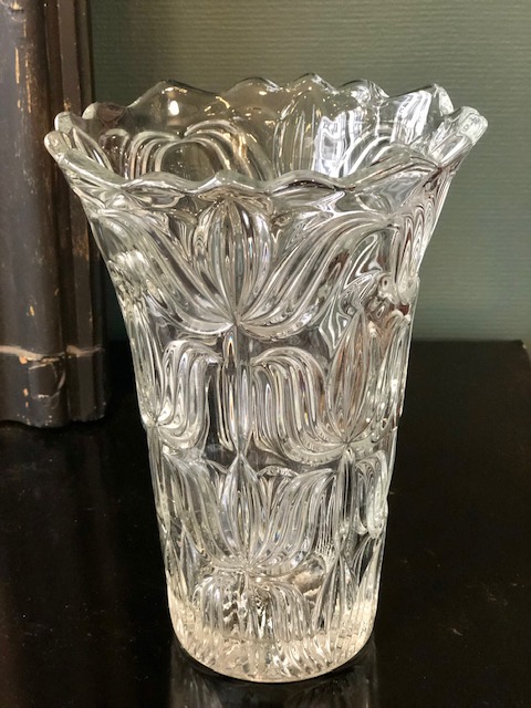vase vintage en verre ciselé